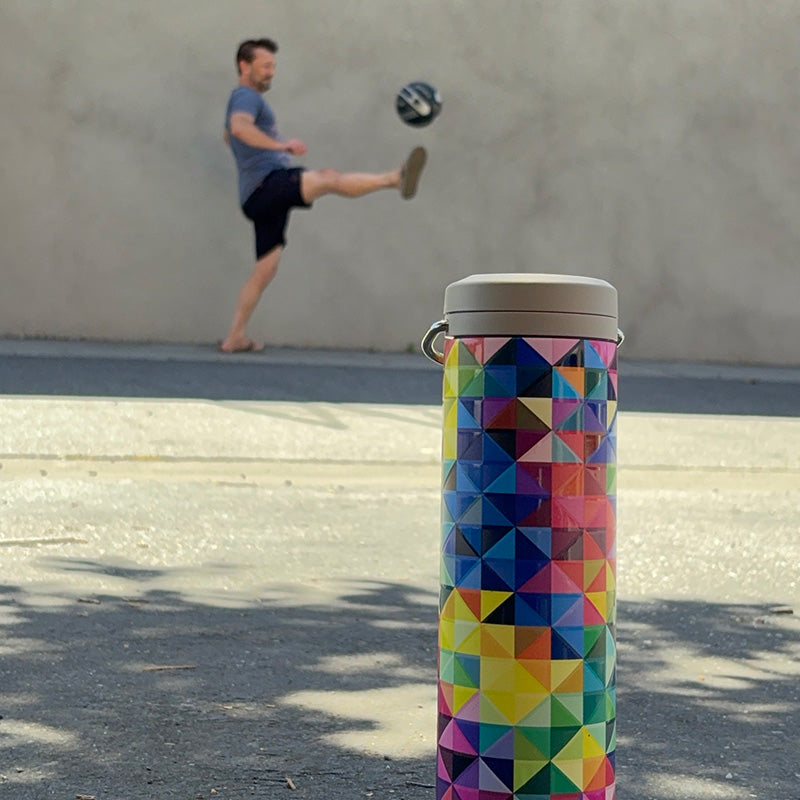 20oz-tkwide-with-twist-cap-mosaic-t5 20oz_tkwide_bottle_seasonal_mosaic_soccerball_player_square.jpg