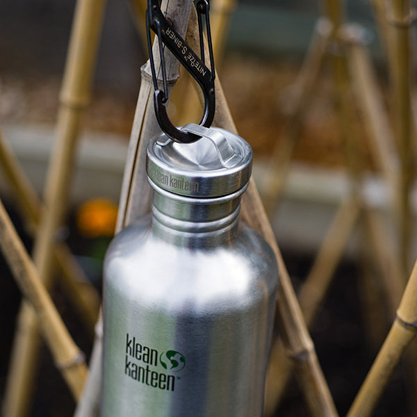 classic-steel-loop-cap-f3 40oz_bottle_steel_loop_cap_lifestyle.jpg