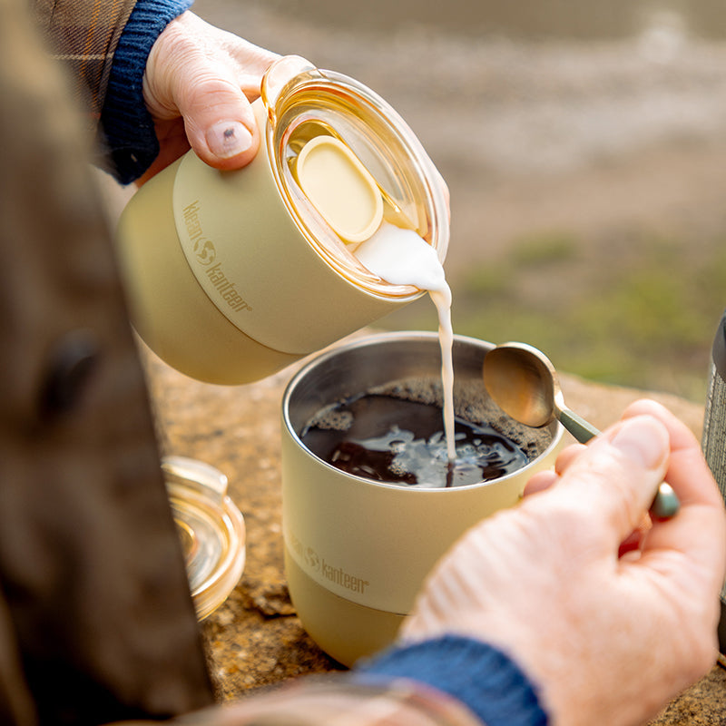 slide-lid-x6 8oz_rise_lowball_waxyellow_coffee_cream_pour_square.jpg