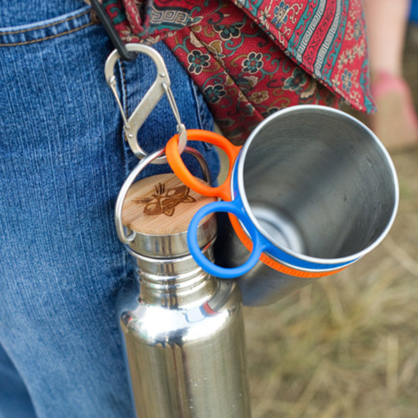 steel-s-biner-3-m4 carabiner_steel_clip_bottle_lifestyle_f9a2dad1-cd06-4894-b3ff-13476b2b5a87.jpg