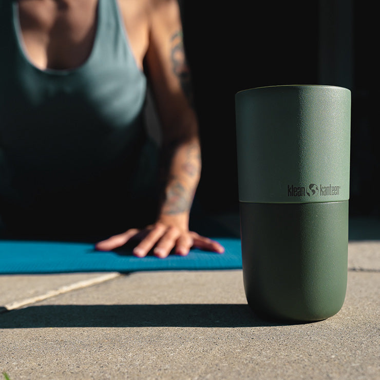 smoothie-set-i3 smoothie_kit_rise_tumbler_seaspray_closeup.jpg