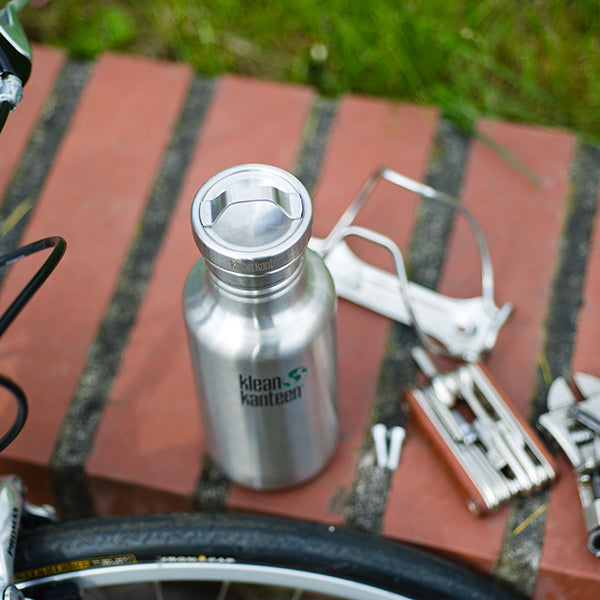 classic-steel-loop-cap-f3 stainless_bottle_cap_bike_parts_lifestyle.jpg