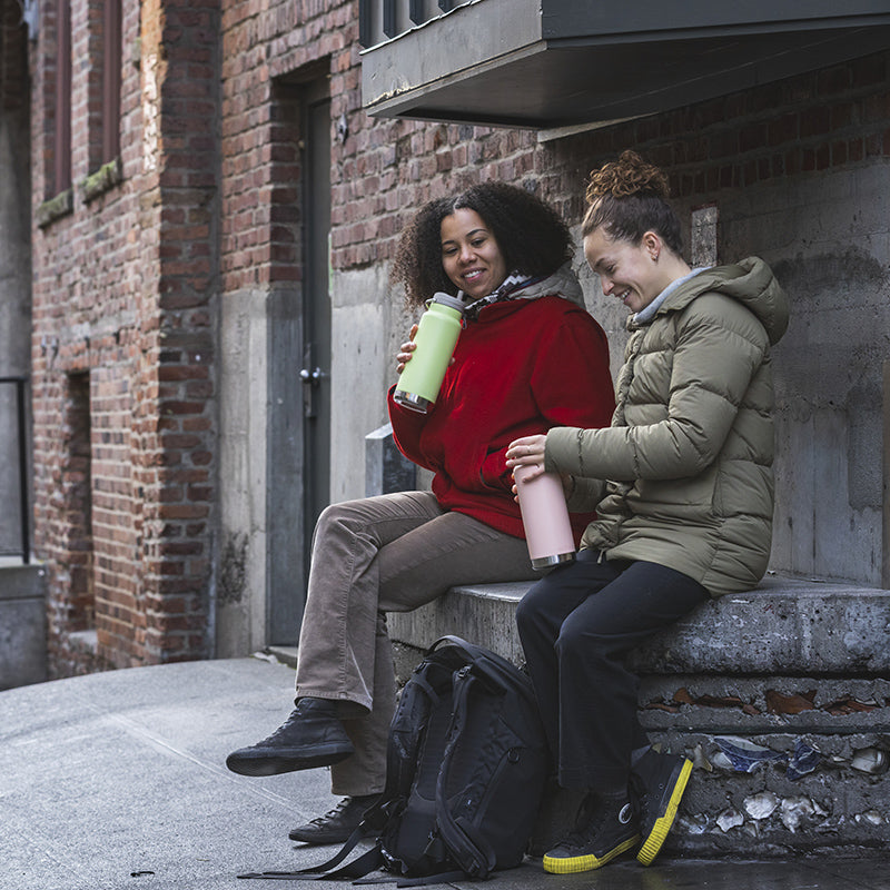 32oz-tkwide-with-twist-cap-m9 tkwide_32oz_insulated_bottle_twist_girls_city_winter_square.jpg